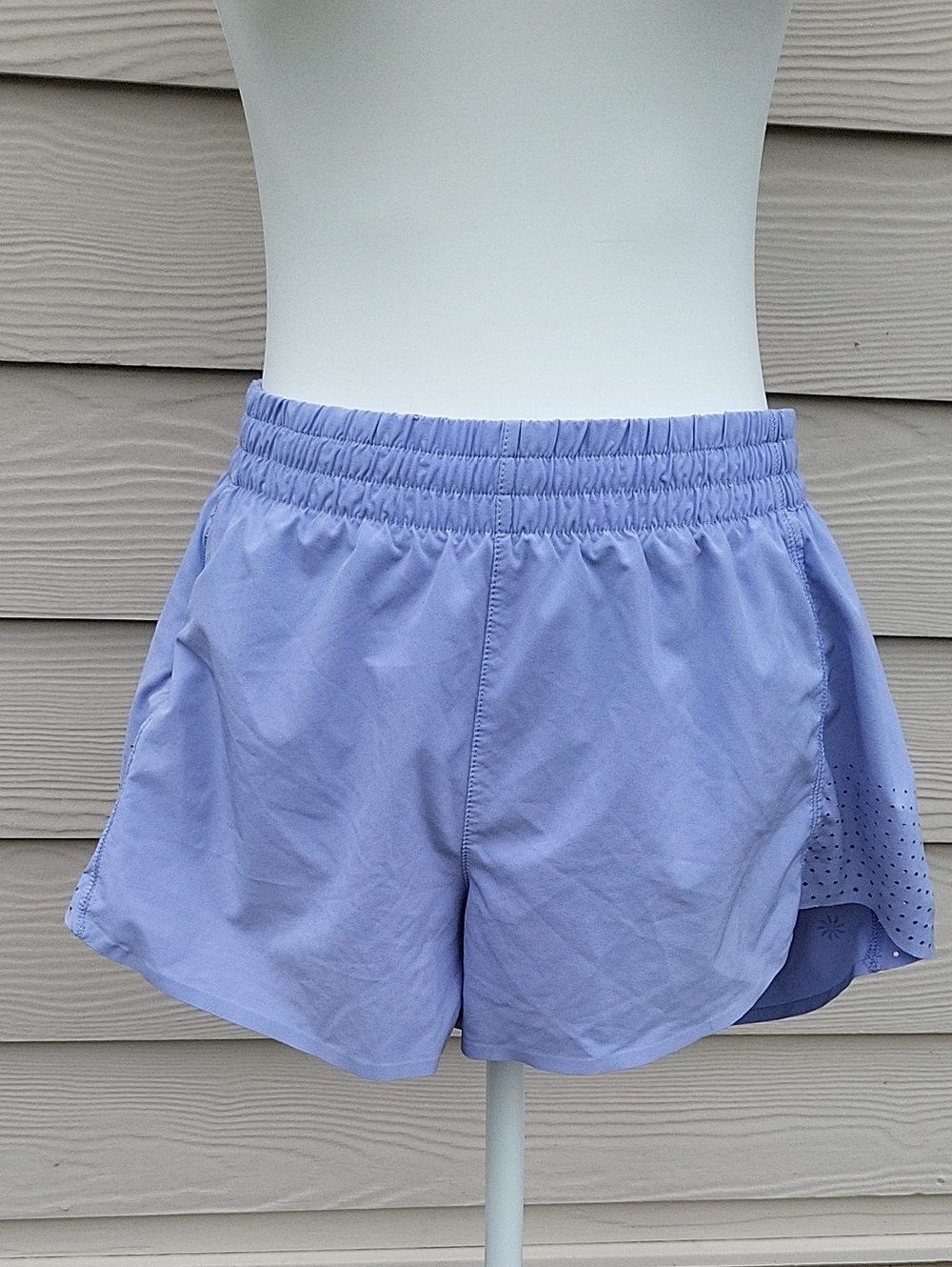 Athleta Lavender Running Shorts Size Medium Lightweight Athletic Activewear